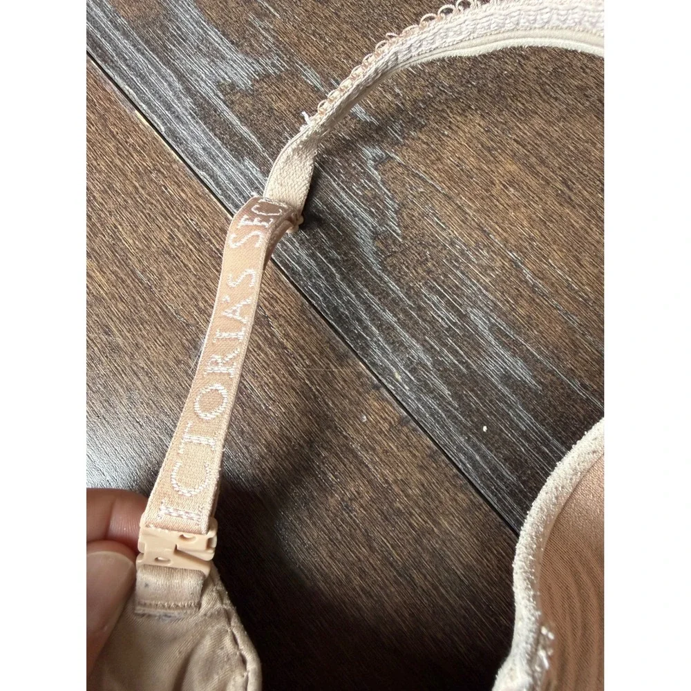 Victoria's‎ Secret Body By Victoria Perfect Shape Bra Beige 32DDD F70 Underwire